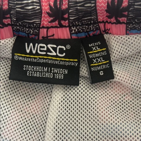 WeSC Zack Paradise Lost Scenery AOP 5" Swim Trunks. - Picture 4 of 10